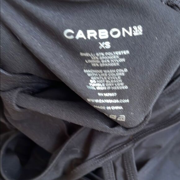 4 piece XS workout bundle! Buffbunny, carbon38, girlfriend collective and Varley - Picture 11 of 16